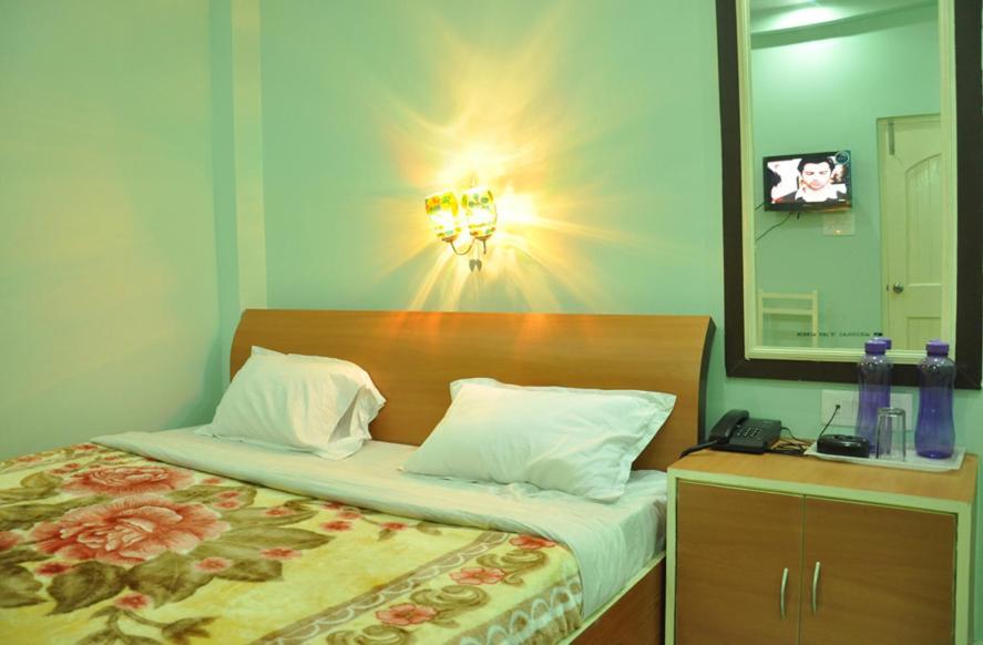 Hotel Kiran Palace Varanasi Camera foto