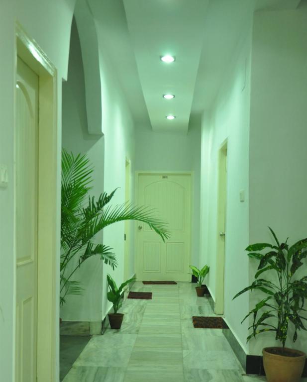 Hotel Kiran Palace Varanasi Esterno foto
